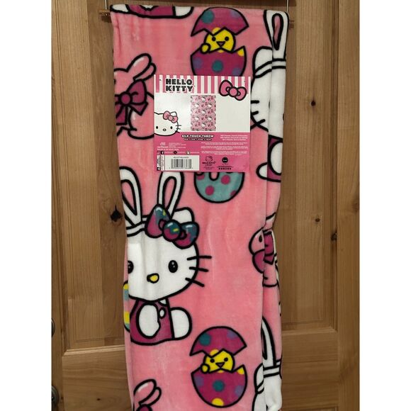 Hello Kitty Hello Easter Silk Touch Throw 50 x 70 Inches NWT - Picture 2 of 3